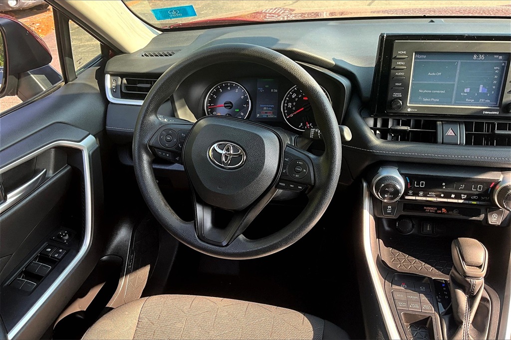 2022 Toyota RAV4 XLE - Photo 17