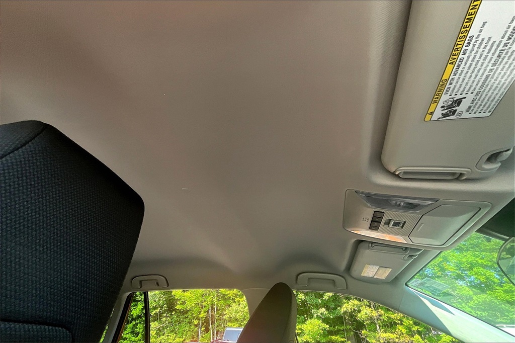 2022 Toyota RAV4 XLE - Photo 22