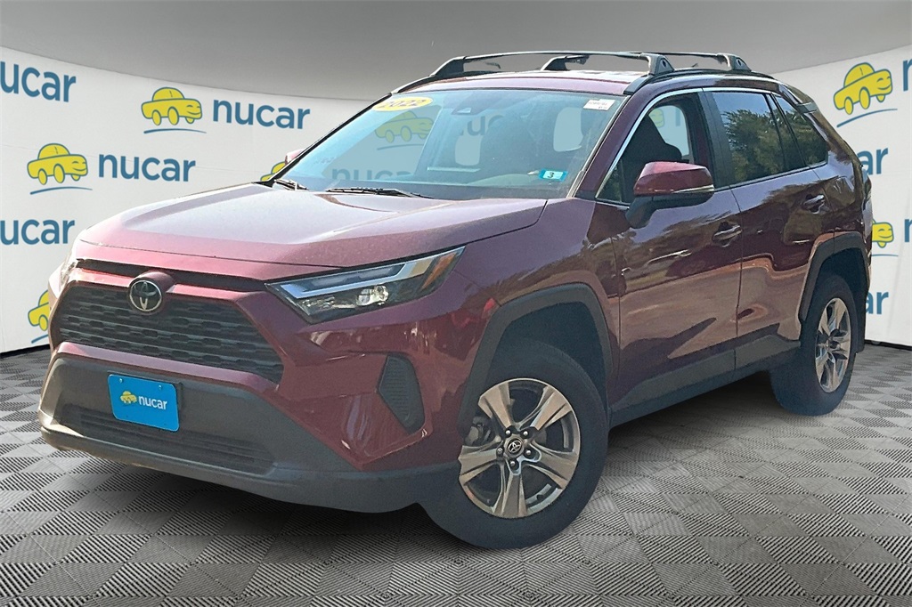 2022 Toyota RAV4 XLE - Photo 3