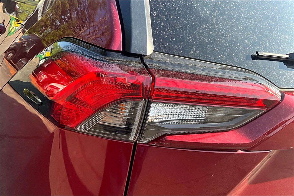 2022 Toyota RAV4 XLE - Photo 33