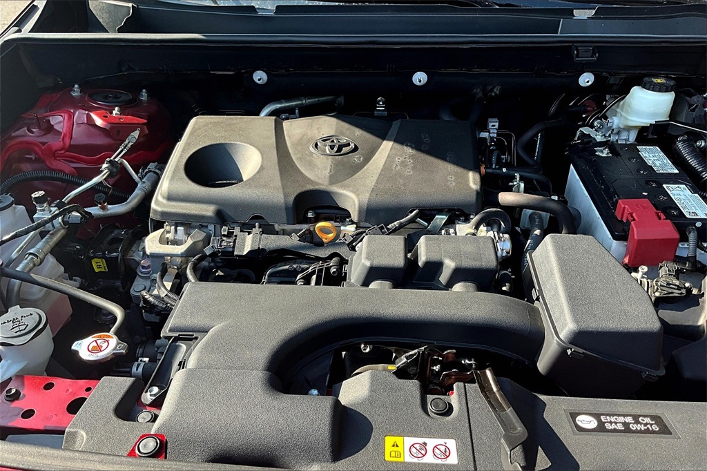 2022 Toyota RAV4 XLE - Photo 34