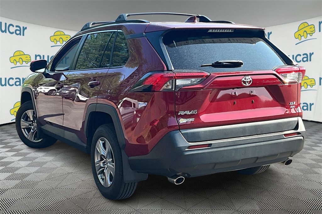 2022 Toyota RAV4 XLE - Photo 4