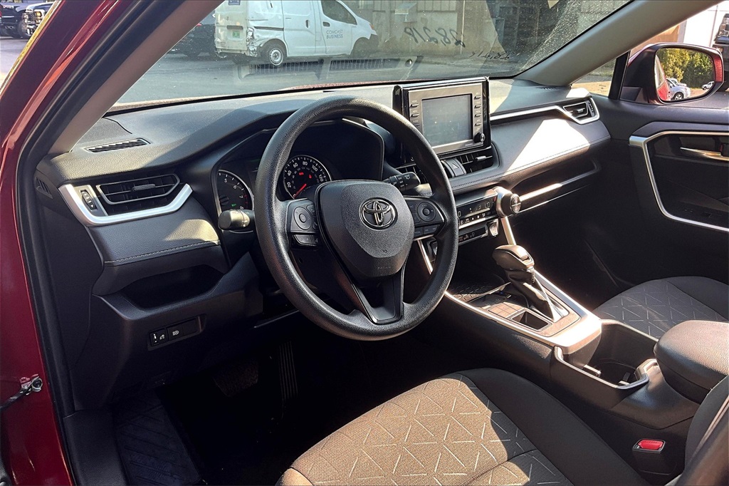 2022 Toyota RAV4 XLE - Photo 8