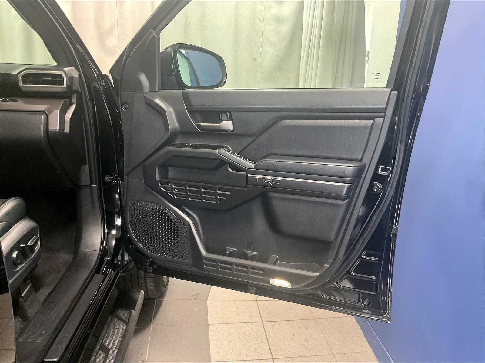 2025 Toyota Tacoma TRD Sport - Photo 12