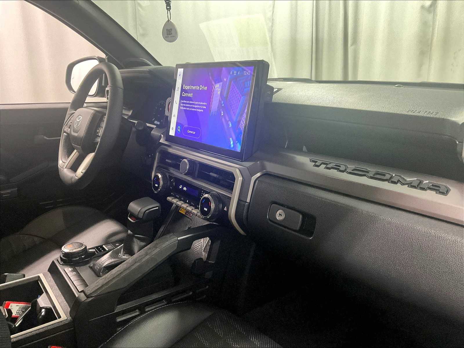 2025 Toyota Tacoma TRD Sport - Photo 14