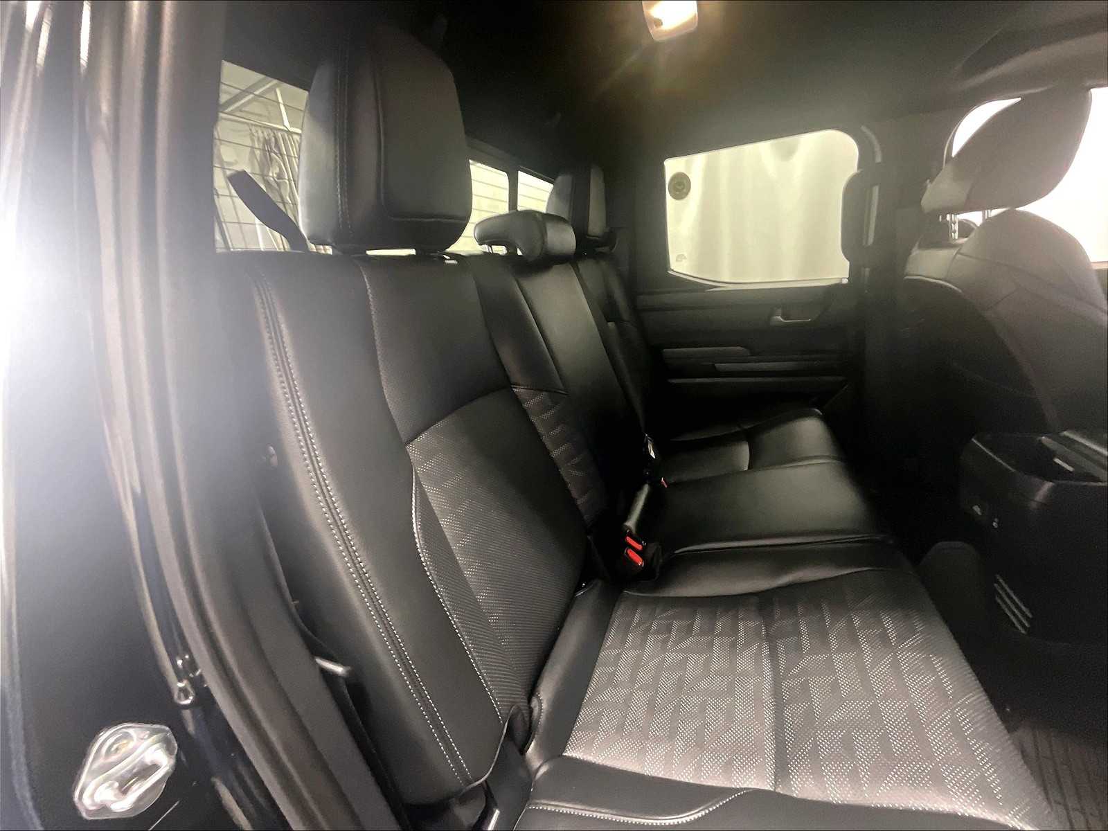 2025 Toyota Tacoma TRD Sport - Photo 16