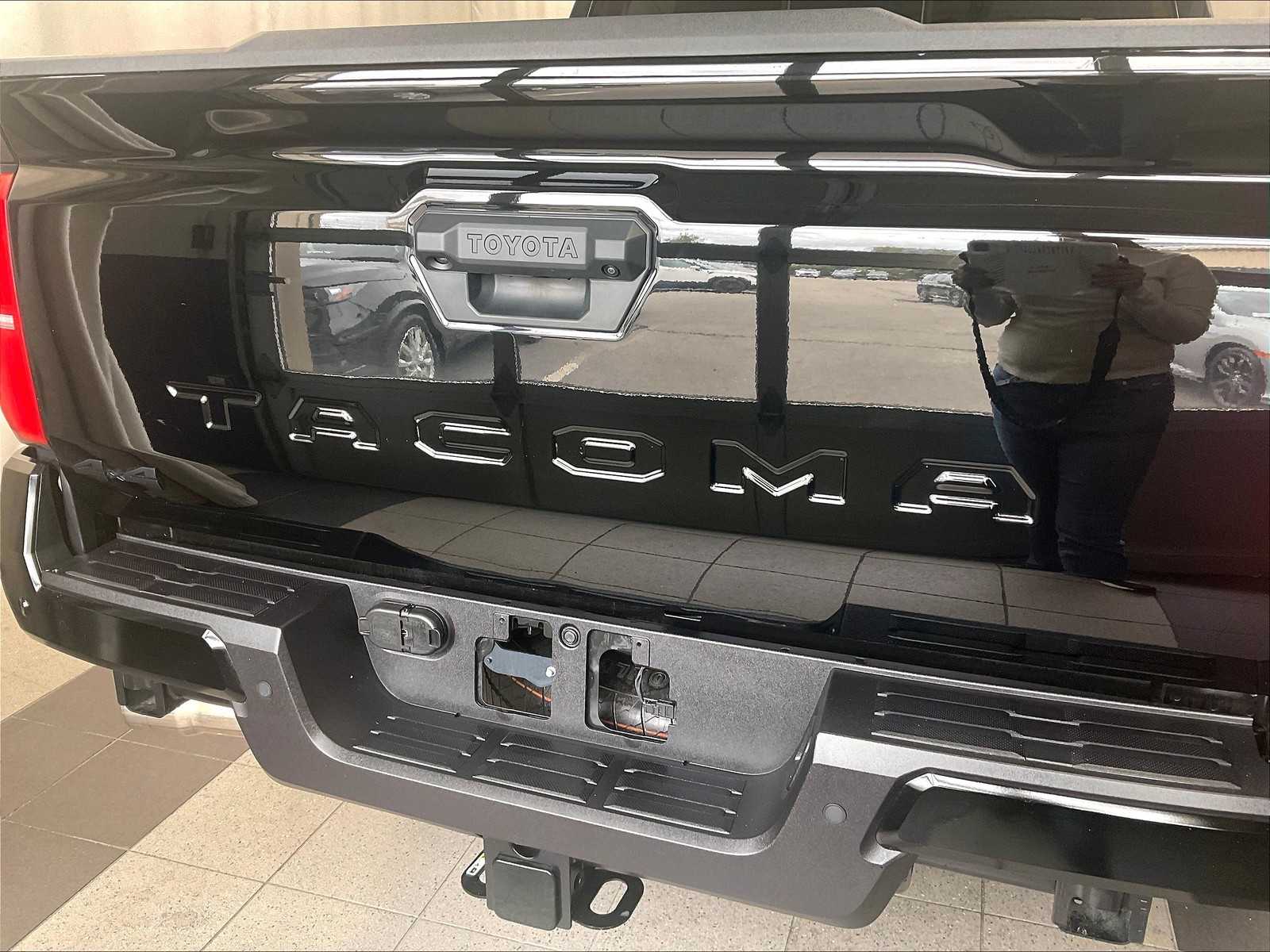 2025 Toyota Tacoma TRD Sport - Photo 29