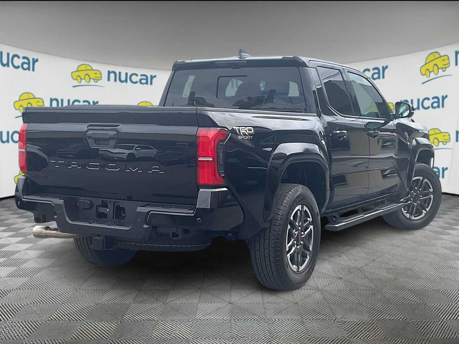 2025 Toyota Tacoma TRD Sport - Photo 6