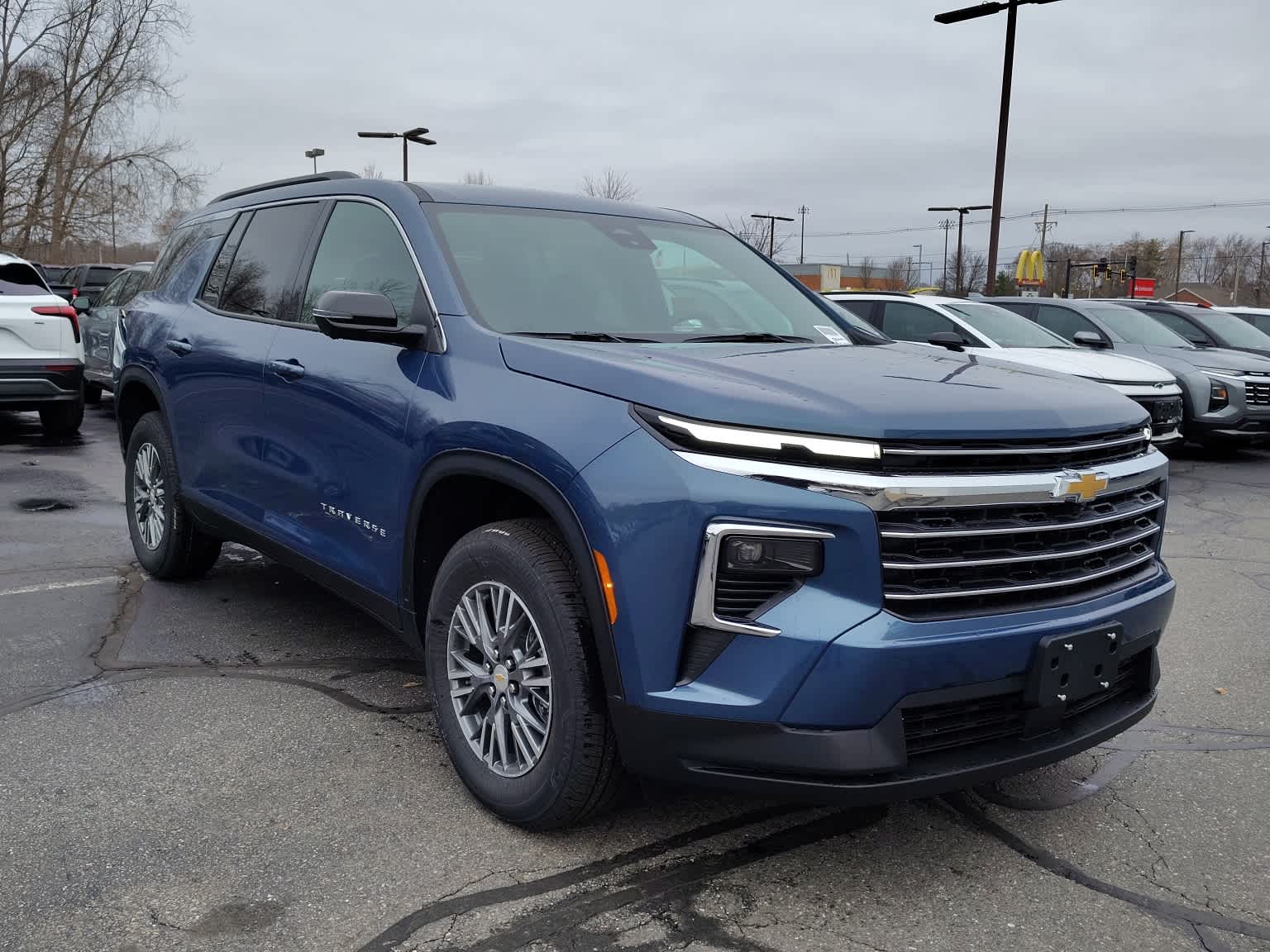 2025 Chevrolet Traverse AWD LT - Photo 1