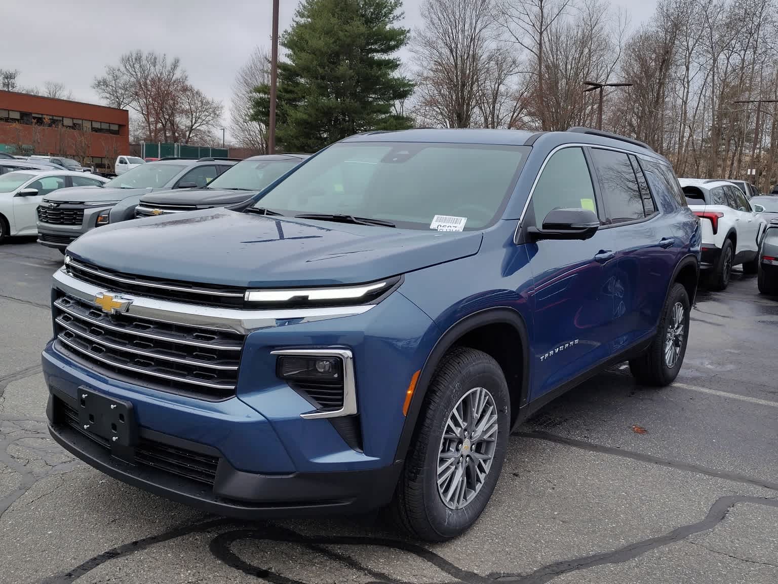 2025 Chevrolet Traverse AWD LT - Photo 3