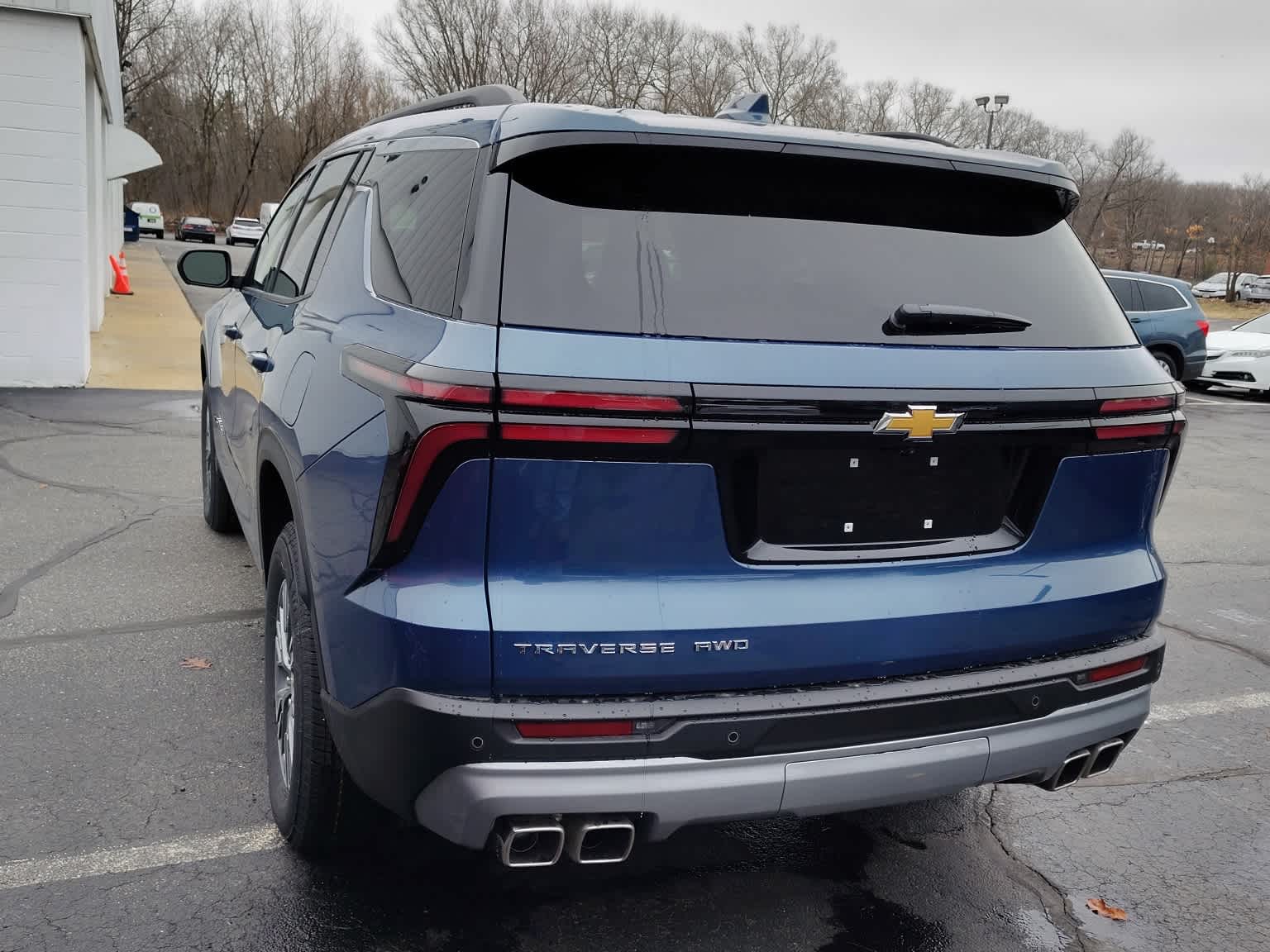 2025 Chevrolet Traverse AWD LT - Photo 4