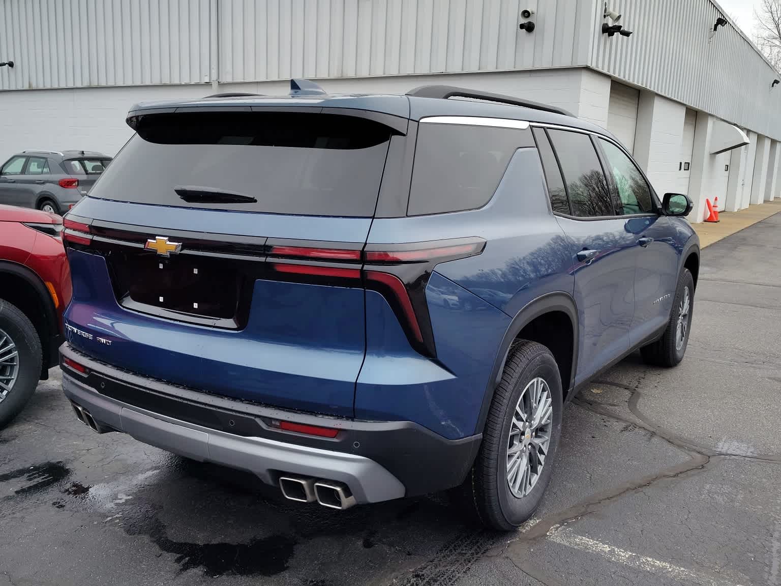 2025 Chevrolet Traverse AWD LT - Photo 6