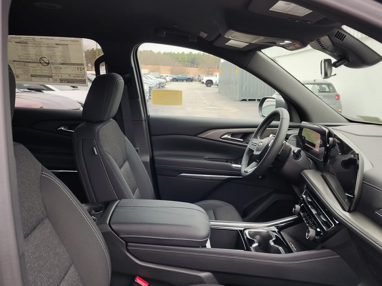 2025 Chevrolet Traverse AWD LT - Photo 9