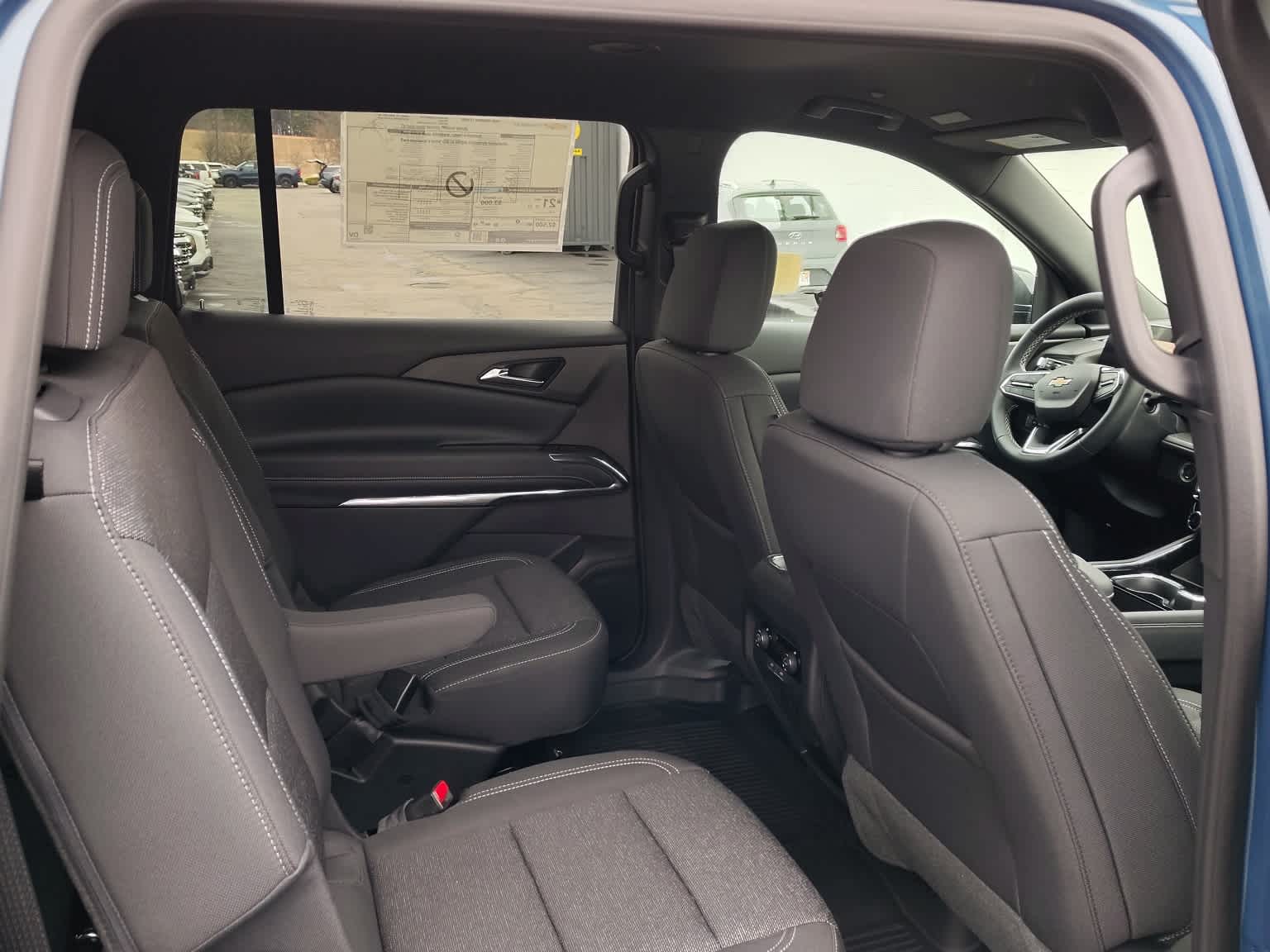 2025 Chevrolet Traverse AWD LT - Photo 10