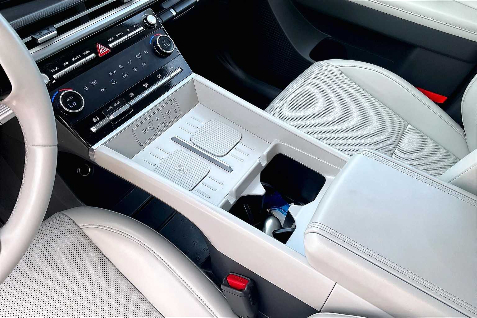 2024 Hyundai Santa Fe Hybrid SEL - Photo 20