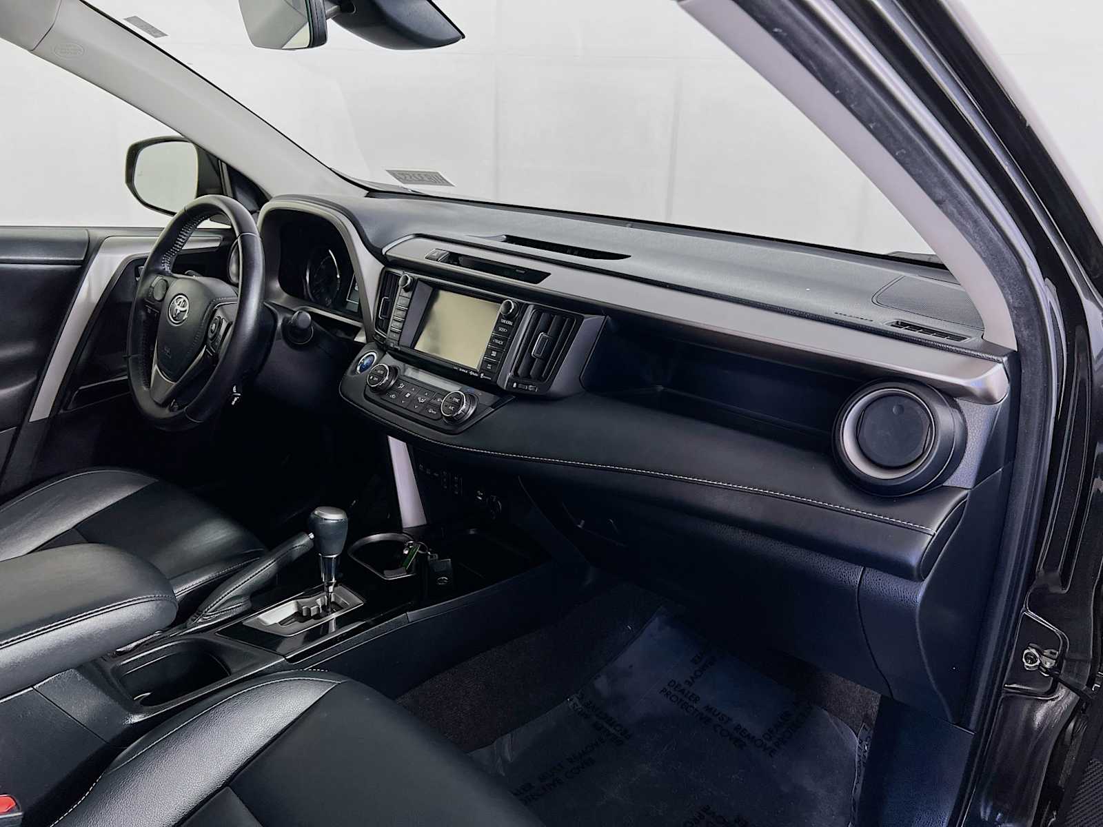 2016 Toyota RAV4 Hybrid Limited - Photo 29