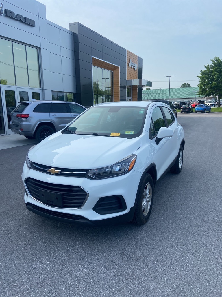 2017 Chevrolet Trax LS - Photo 2