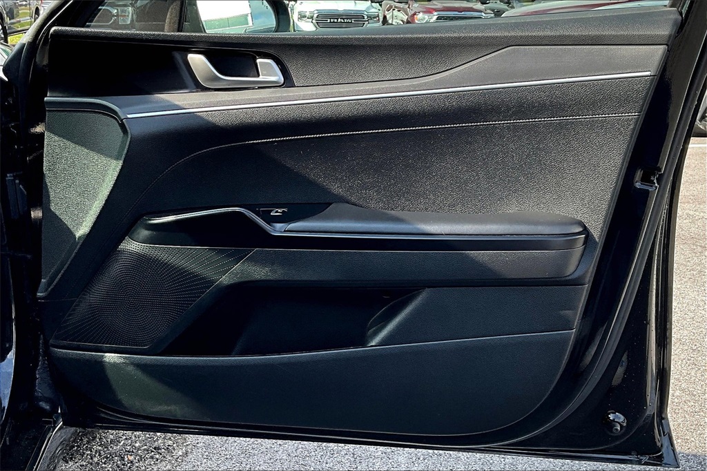 2023 Kia K5 GT-Line - Photo 12
