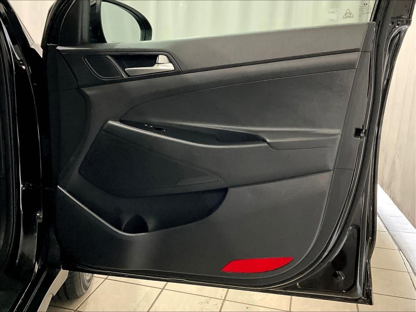 2019 Hyundai Tucson SE - Photo 12