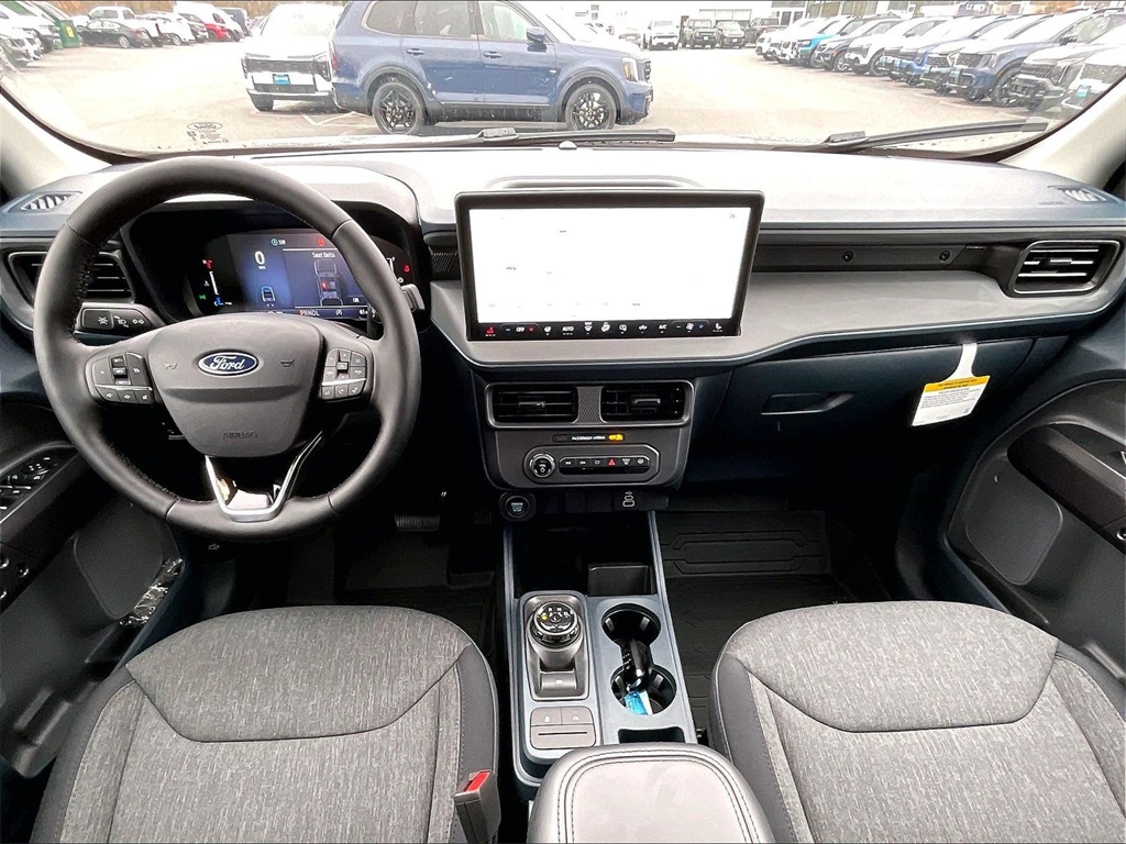 2025 Ford Maverick XLT - Photo 12