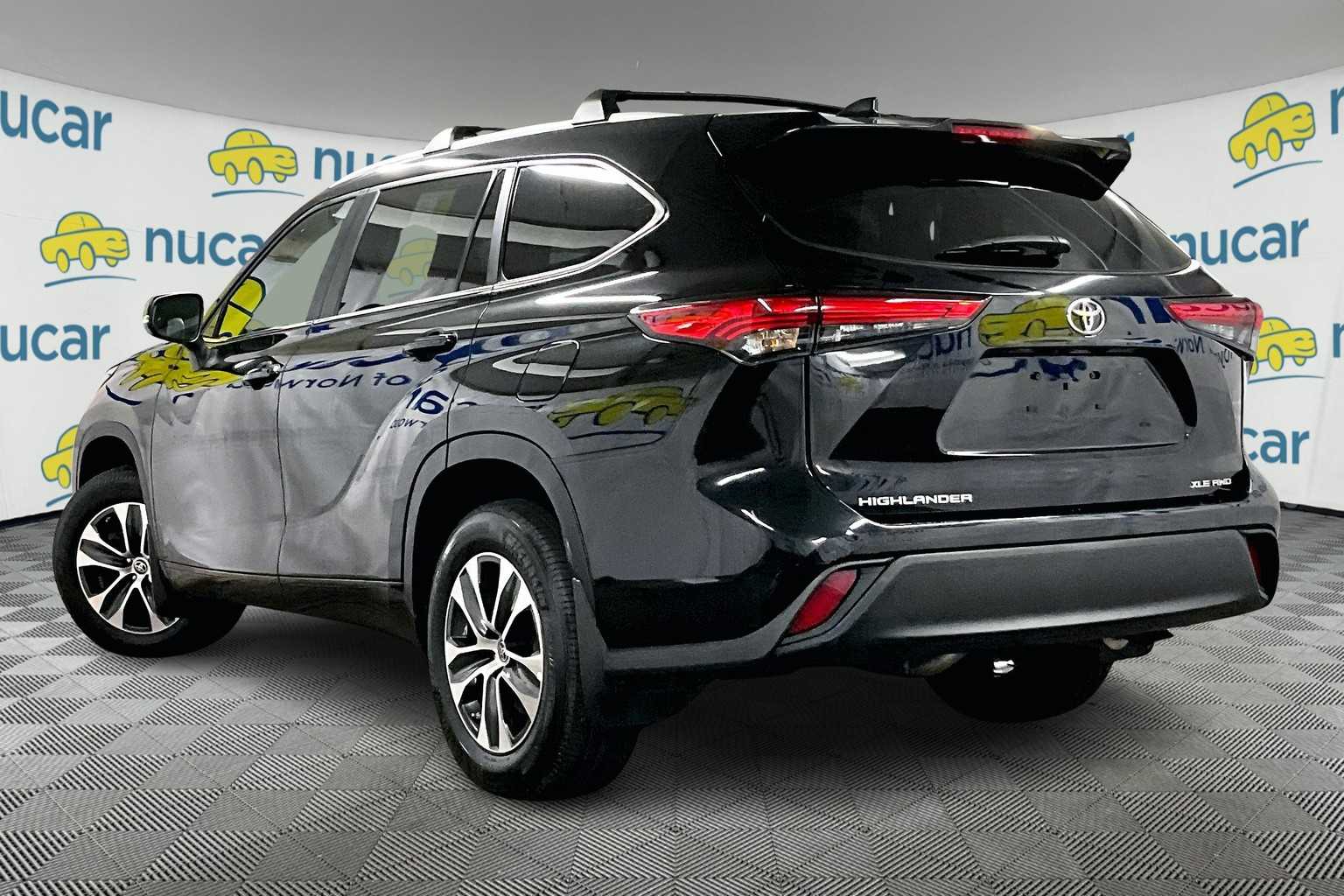 2023 Toyota Highlander XLE - Photo 4