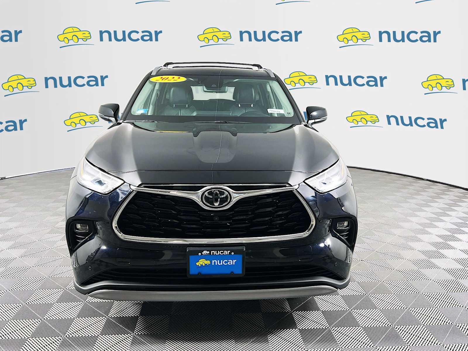 2022 Toyota Highlander Platinum - Photo 2
