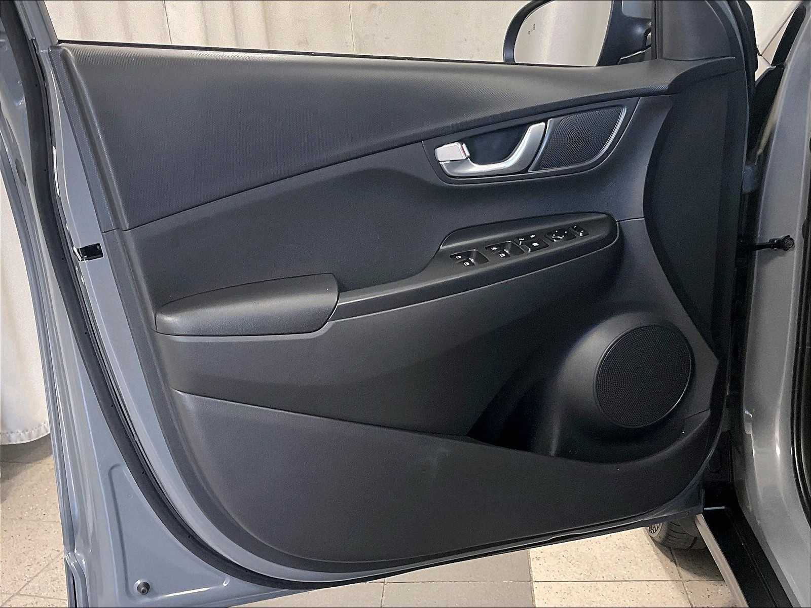 2023 Hyundai Kona Electric SEL - Photo 9
