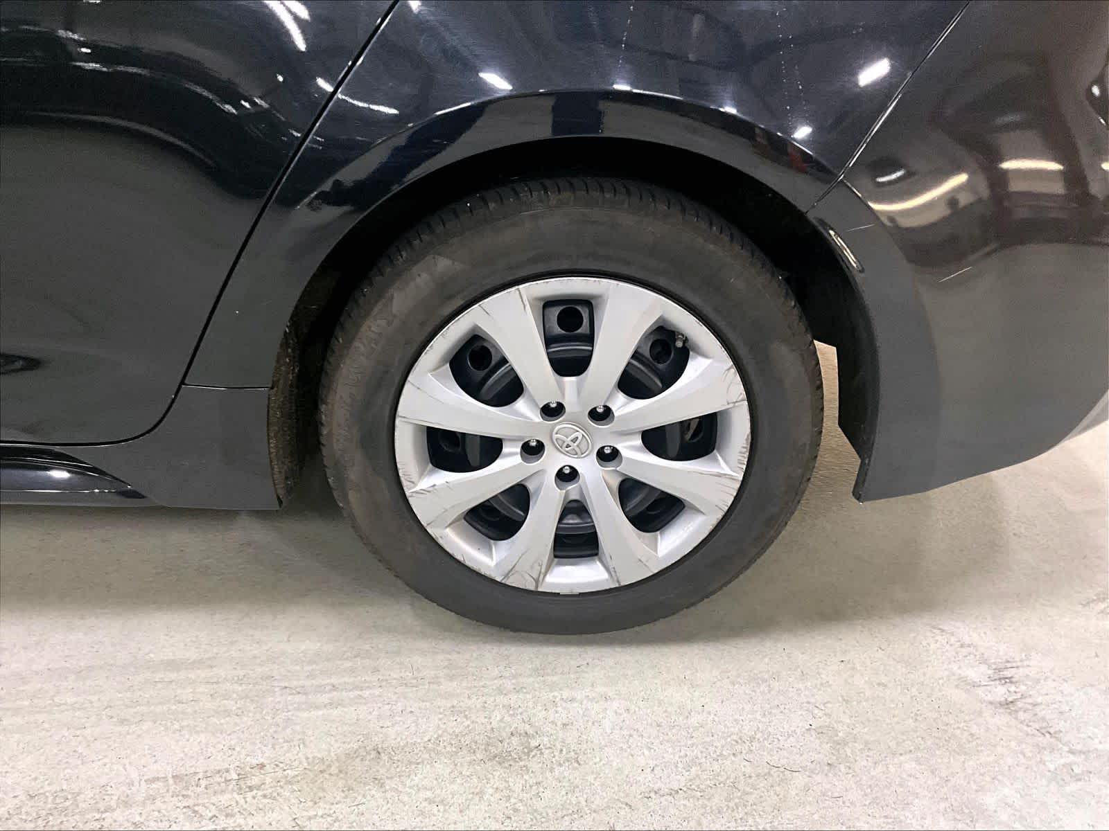 2022 Toyota Corolla LE - Photo 4