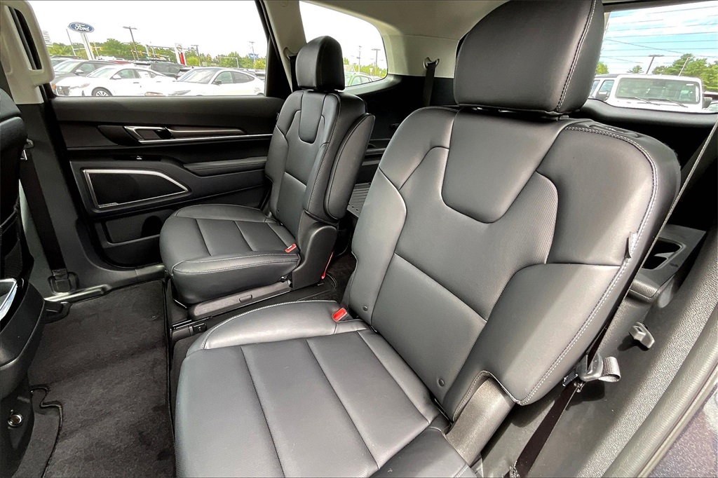 2025 Kia Telluride S - Photo 15