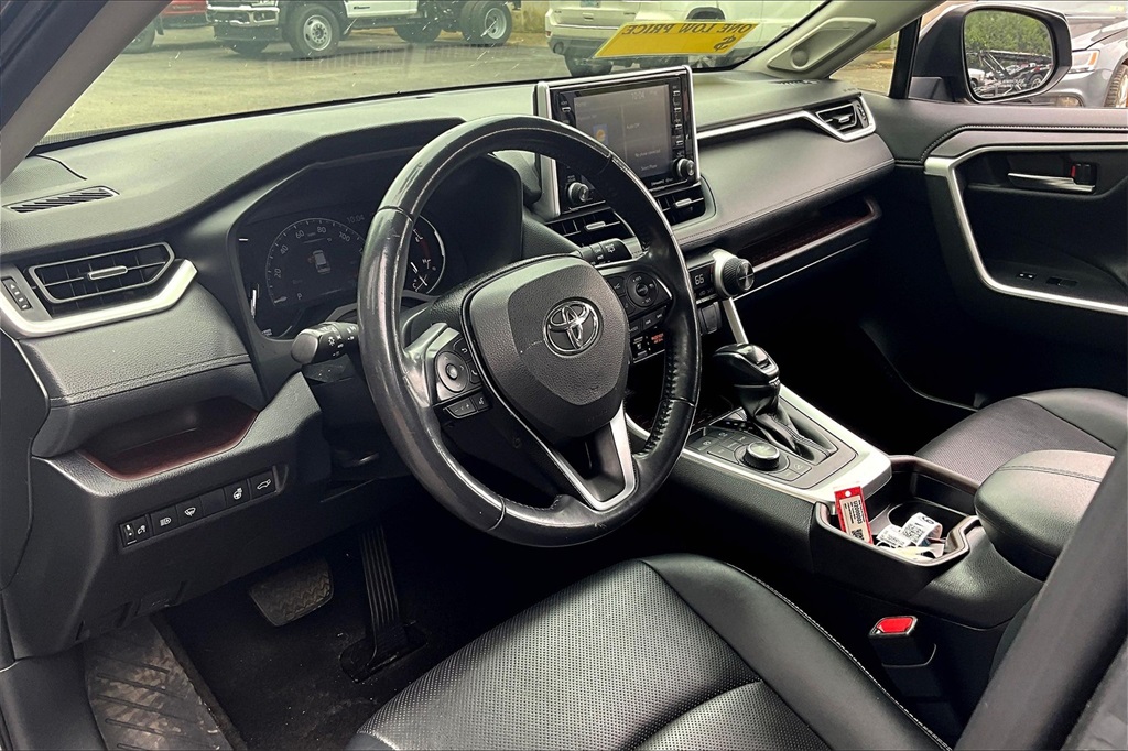 2020 Toyota RAV4 Limited - Photo 8