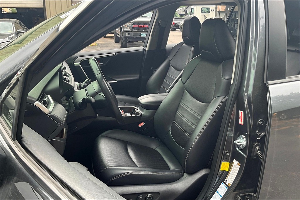 2020 Toyota RAV4 Limited - Photo 10