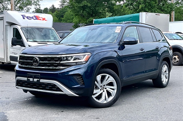 2022 Volkswagen Atlas 3.6L V6 SE w/Technology - Photo 3