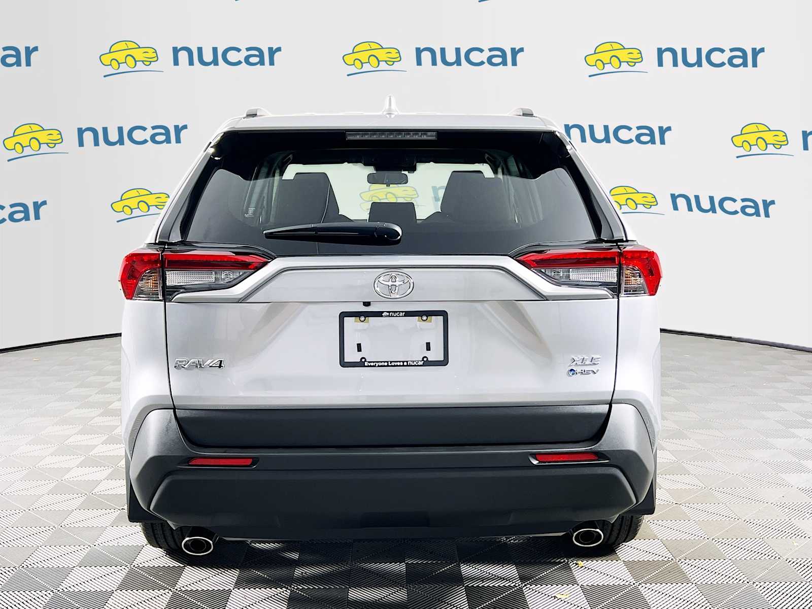 2025 Toyota RAV4 Hybrid XLE - Photo 5