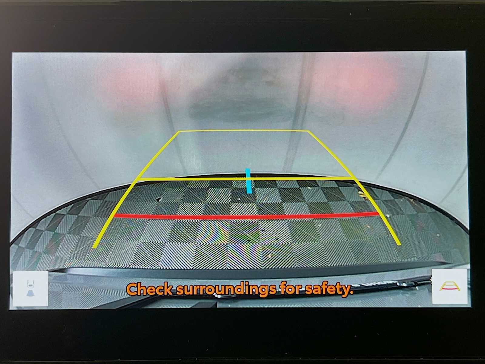 2025 Toyota RAV4 Hybrid XLE - Photo 9