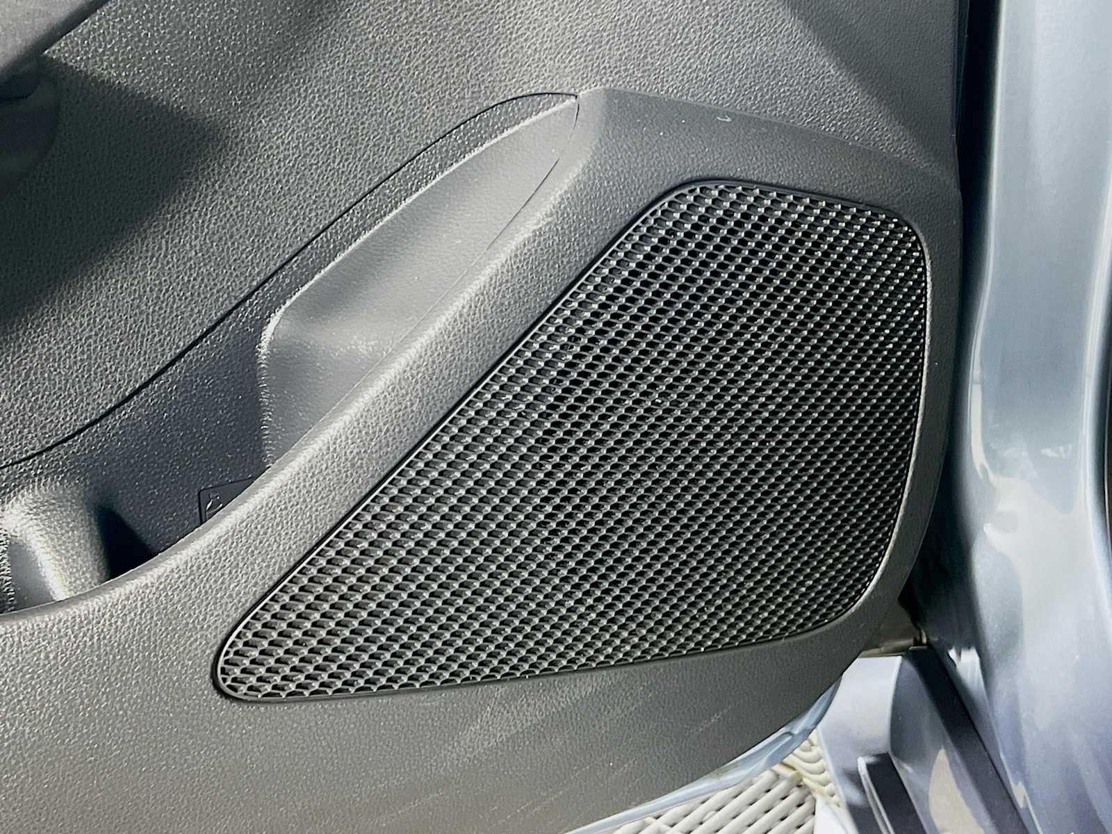 2023 Toyota Corolla LE - Photo 18