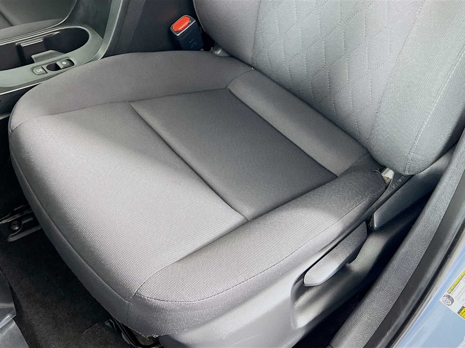 2023 Toyota Corolla LE - Photo 19