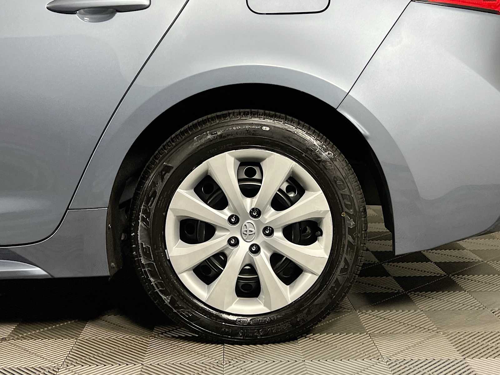 2023 Toyota Corolla LE - Photo 29