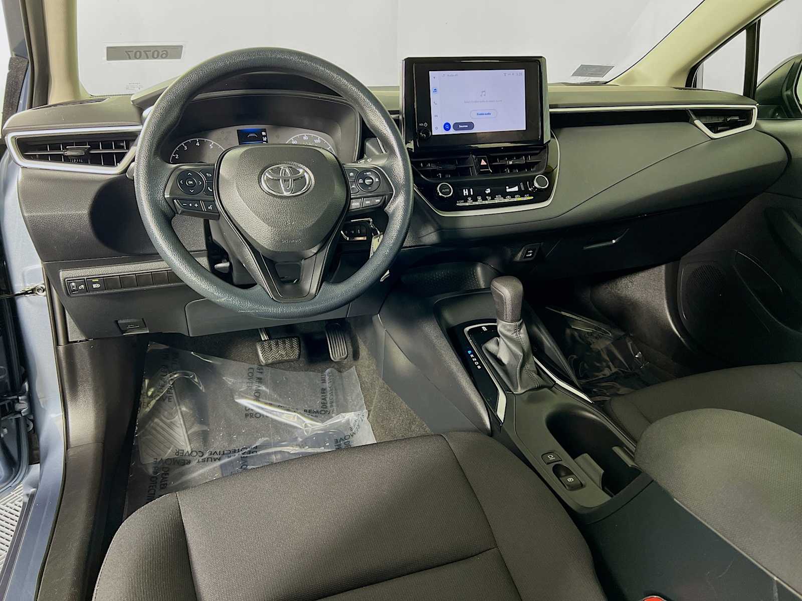 2023 Toyota Corolla LE - Photo 9