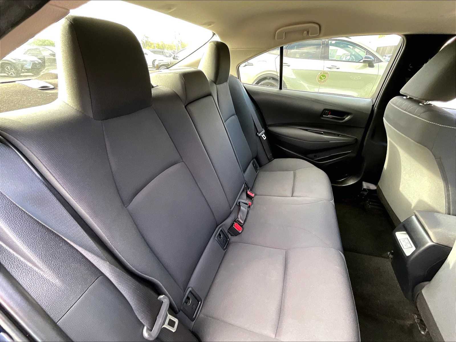 2023 Toyota Corolla LE - Photo 16