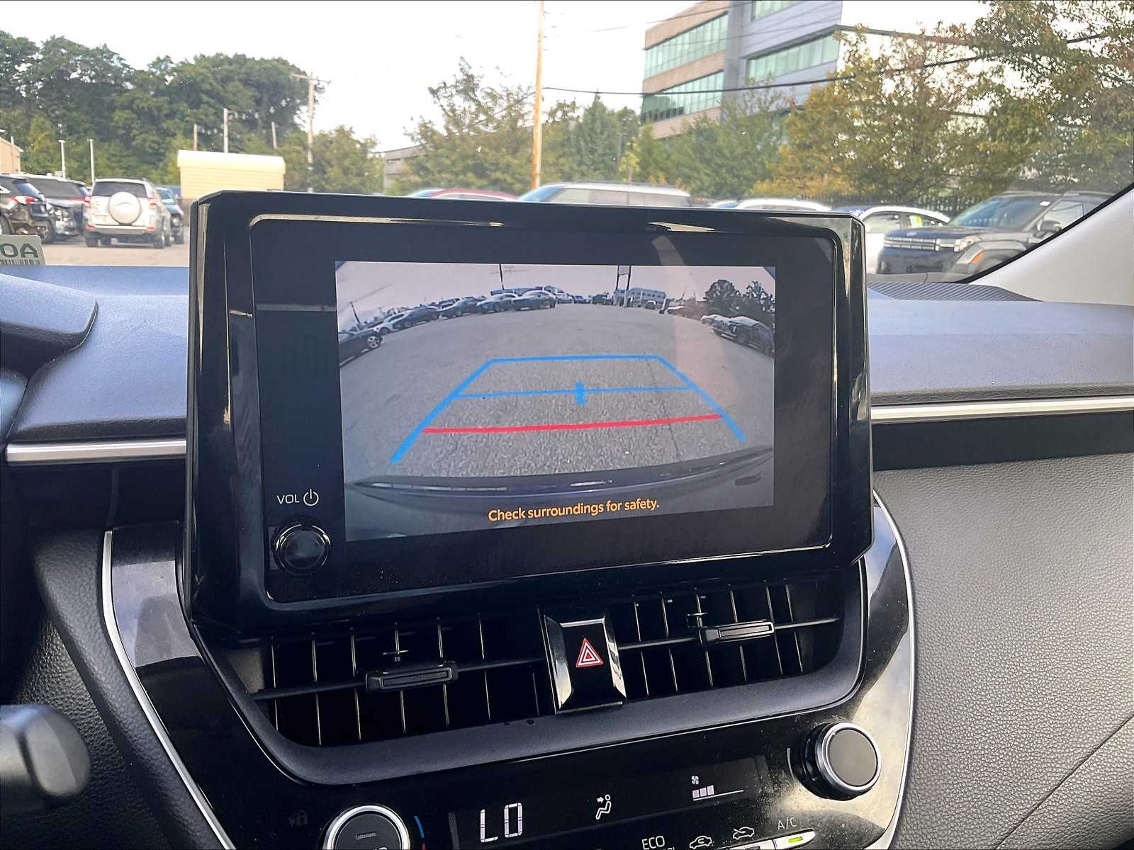 2023 Toyota Corolla LE - Photo 19