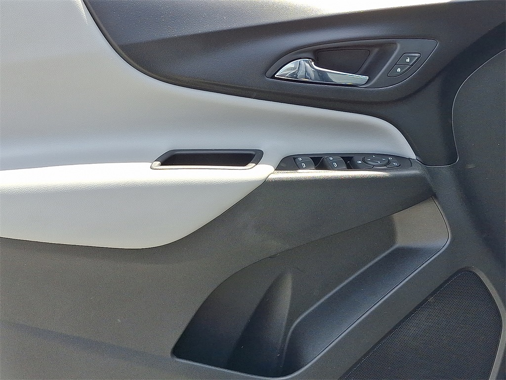 2020 Chevrolet Equinox LS - Photo 13