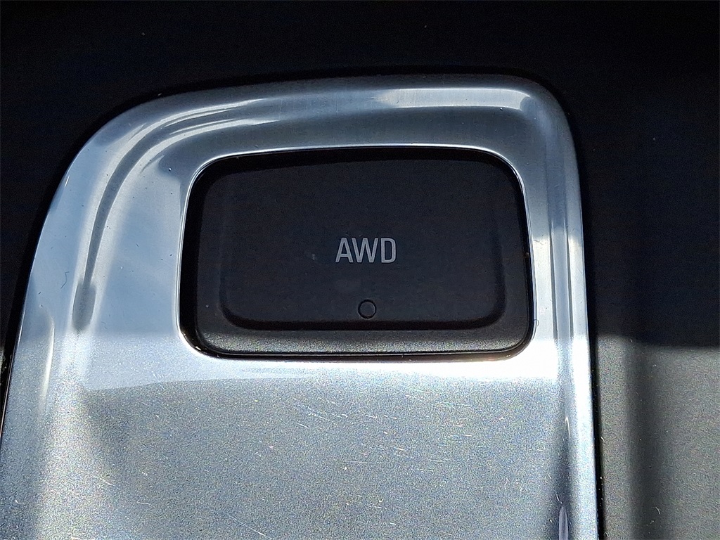 2020 Chevrolet Equinox LS - Photo 24
