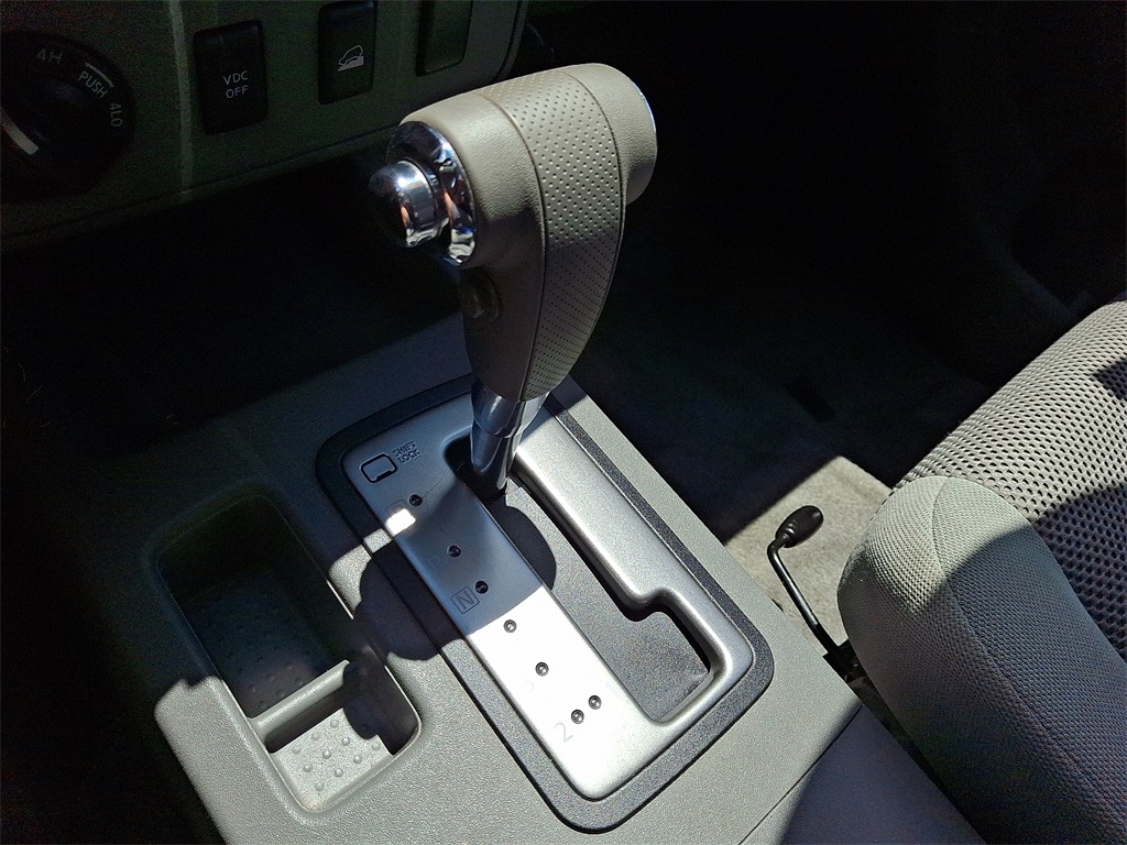 2010 Nissan Frontier SE - Photo 14