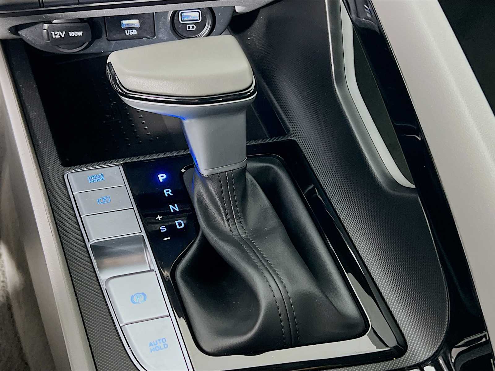 2023 Hyundai Elantra SEL - Photo 17