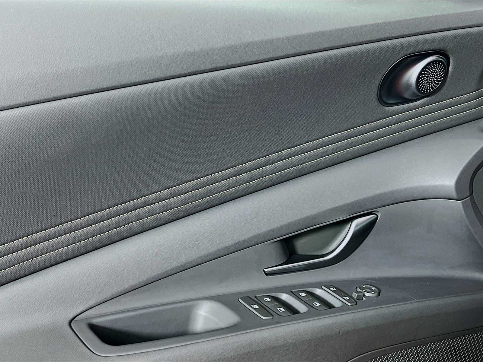 2023 Hyundai Elantra SEL - Photo 18