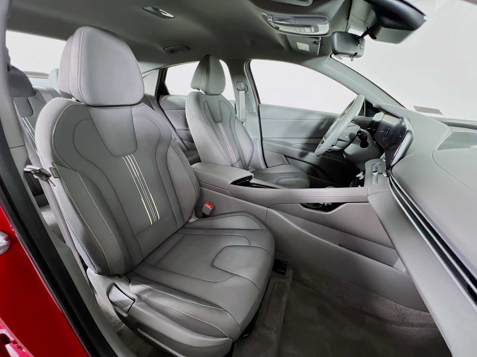 2023 Hyundai Elantra SEL - Photo 28