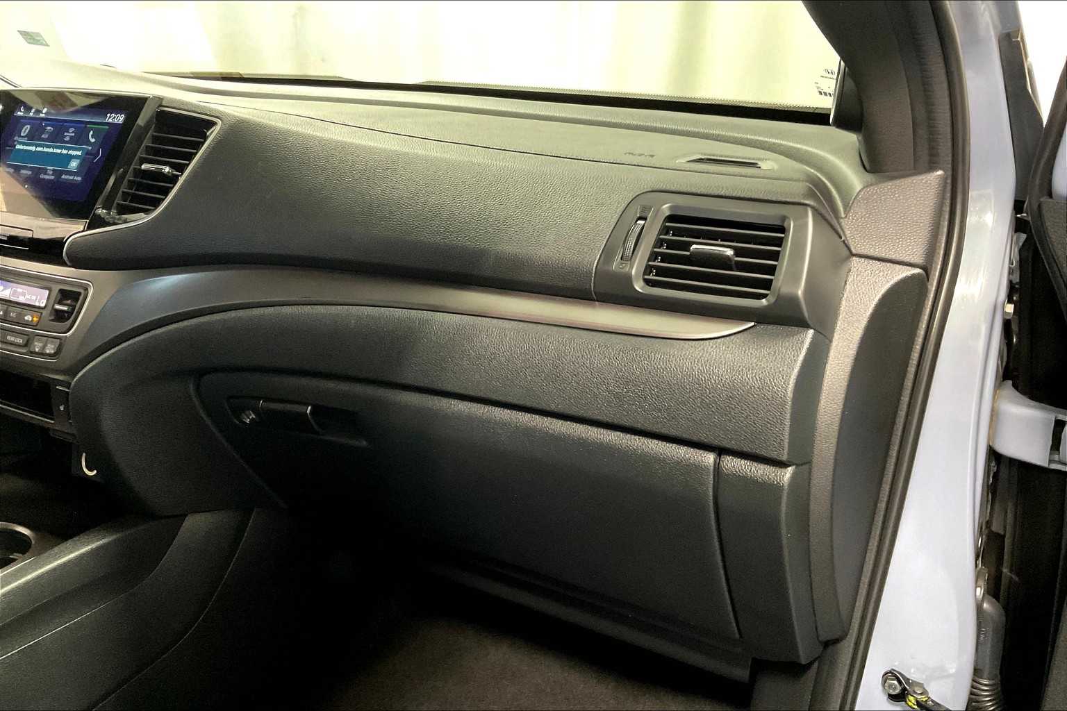2022 Honda Pilot Sport - Photo 13