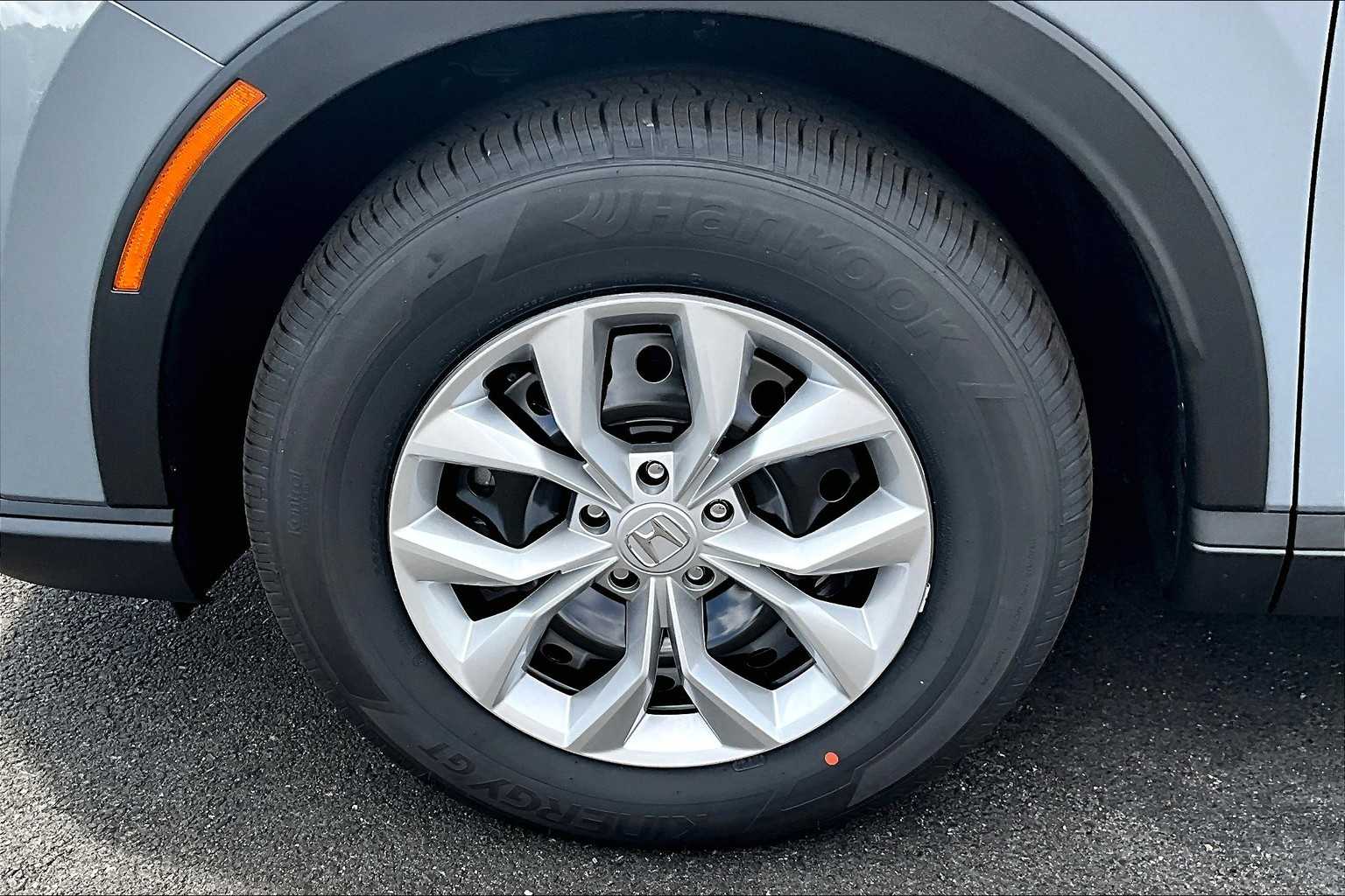 2026 Honda CR-V LX - Photo 8