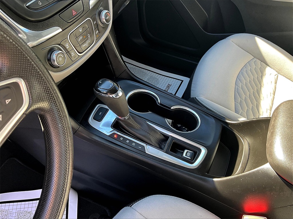 2019 Chevrolet Equinox LS - Photo 20