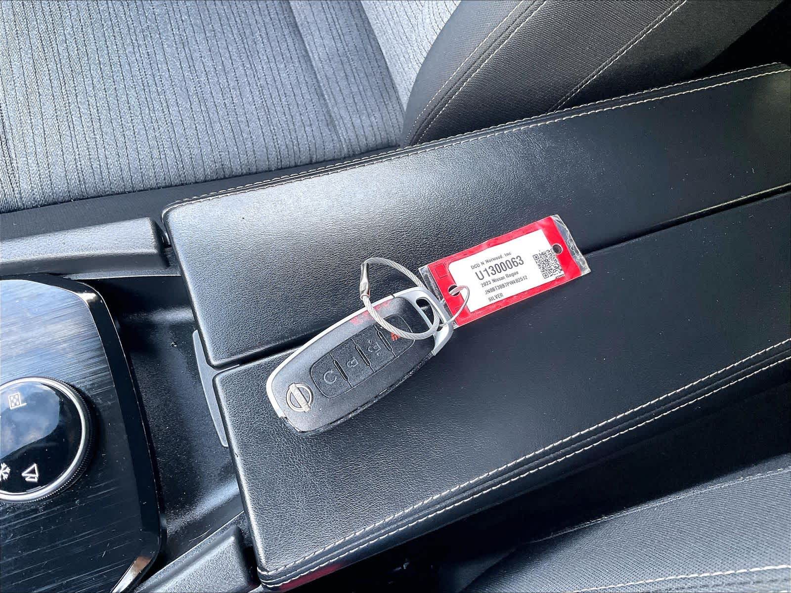 2023 Nissan Rogue SV - Photo 30